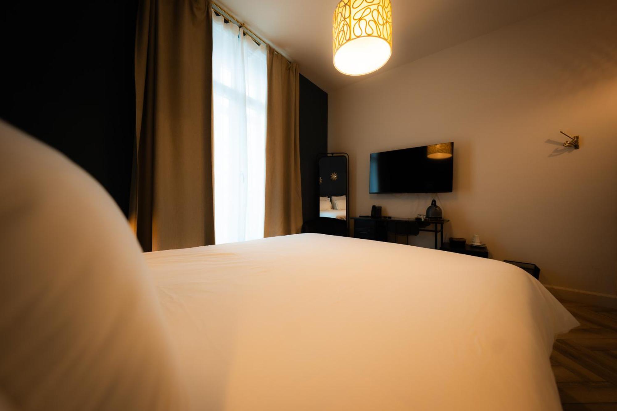Hotel Grand Place مونس المظهر الخارجي الصورة