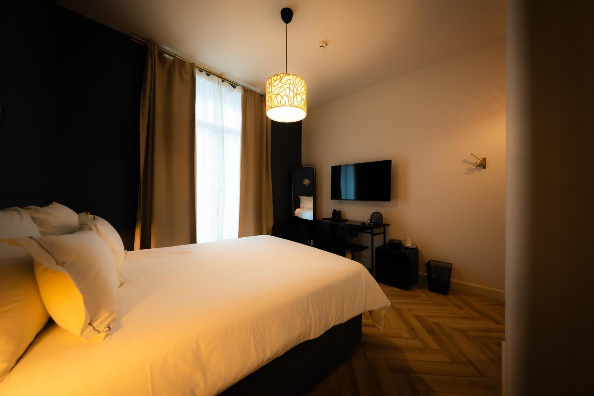 Hotel Grand Place مونس المظهر الخارجي الصورة