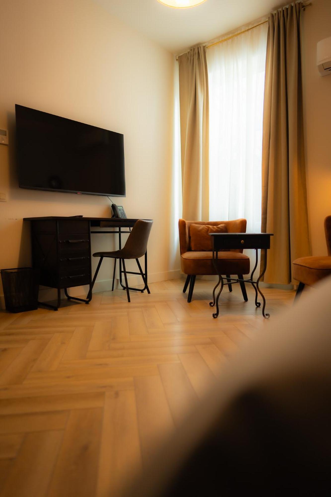 Hotel Grand Place مونس المظهر الخارجي الصورة